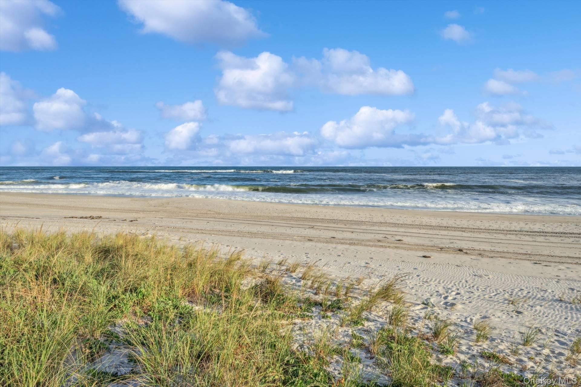 521 Dune Road Property Photo 42