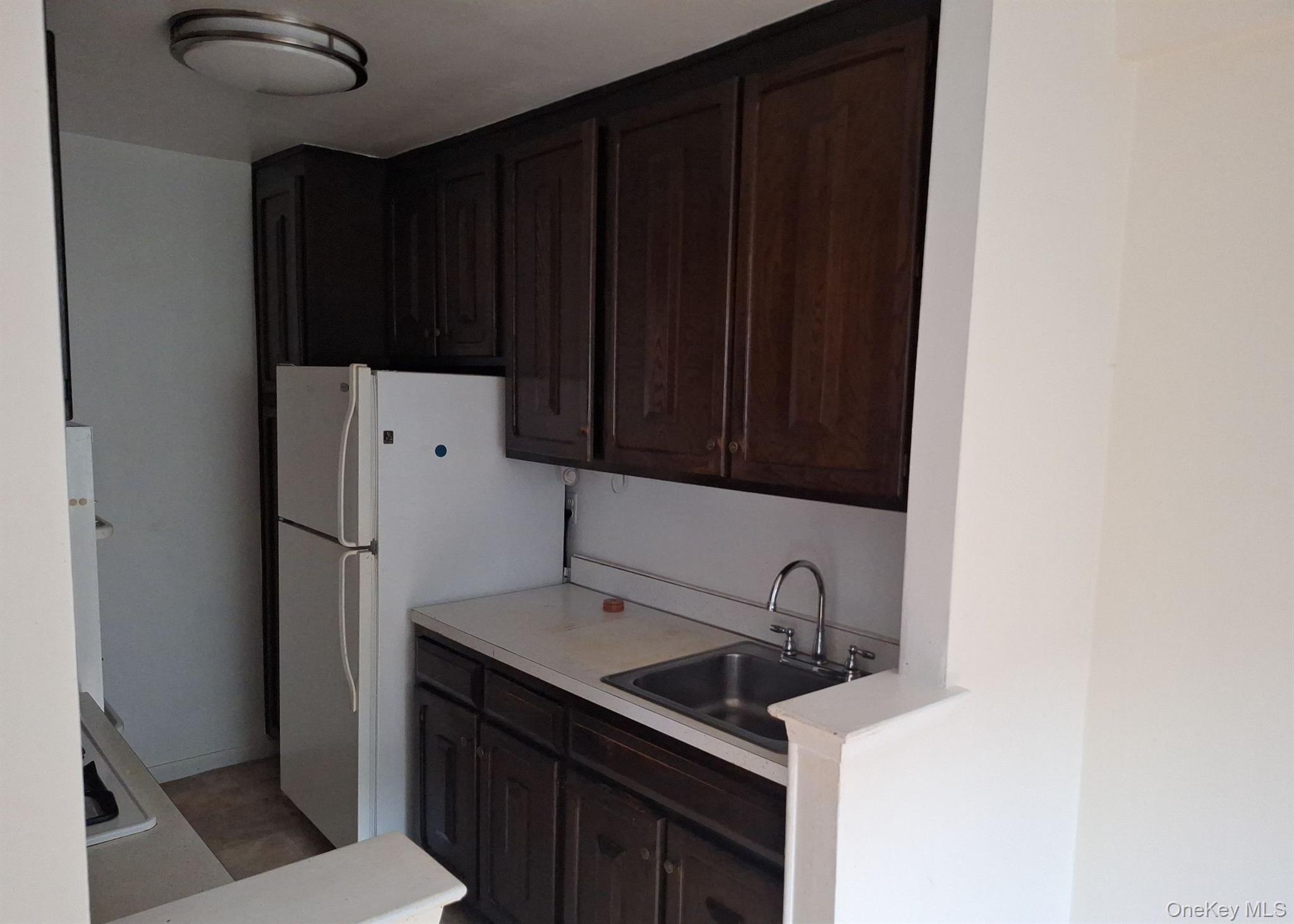 636 N Terrace Avenue 2c Property Photo 5