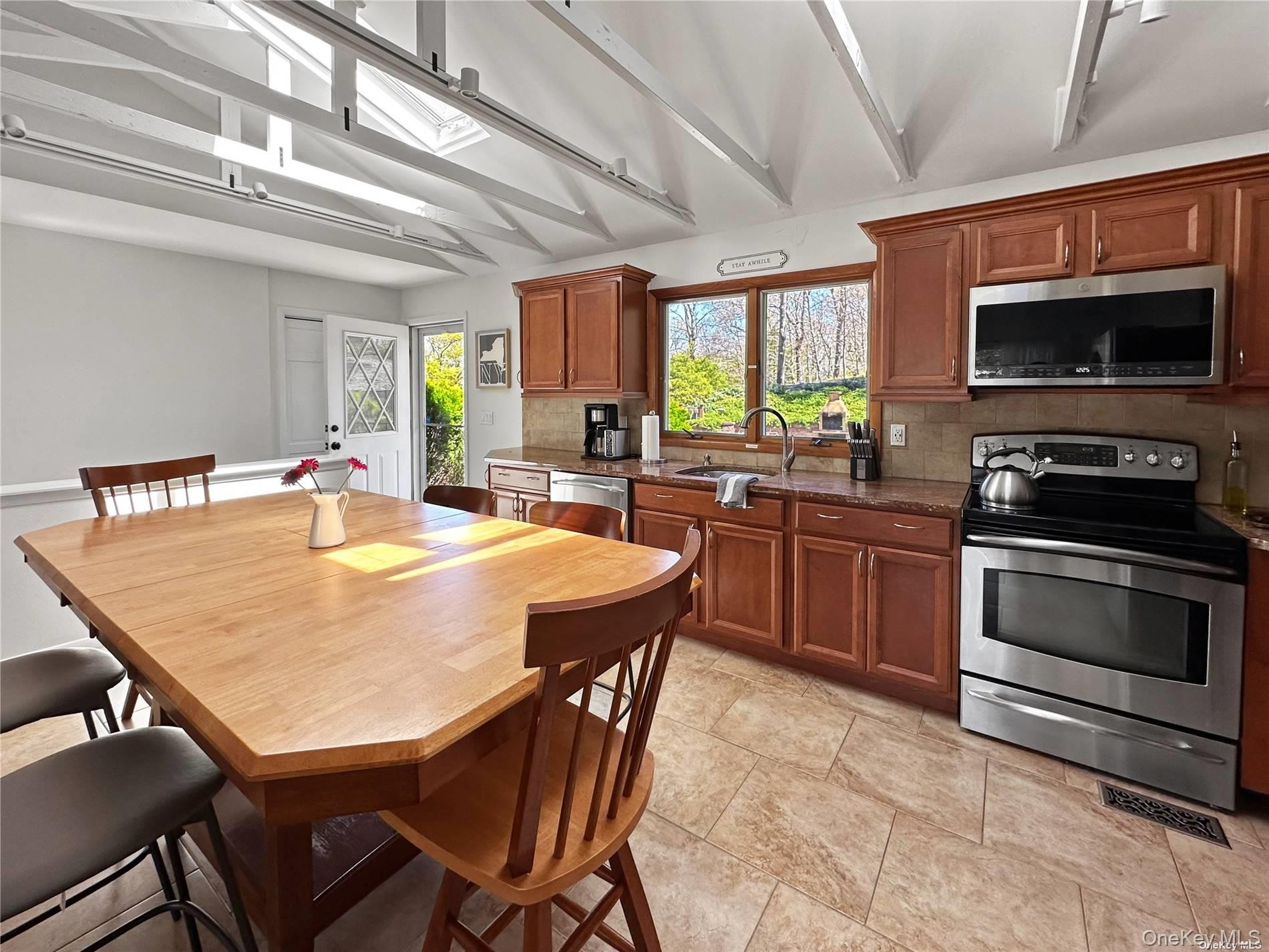 126 Overhill Road Property Photo 4