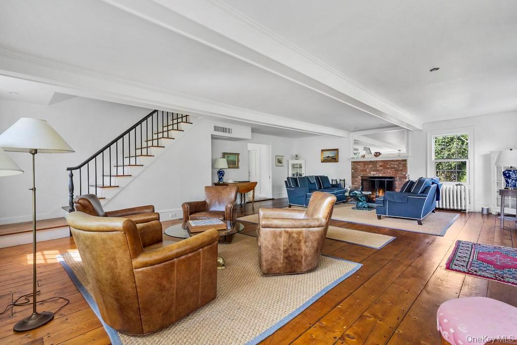 46 Bellport Lane Property Photo 14