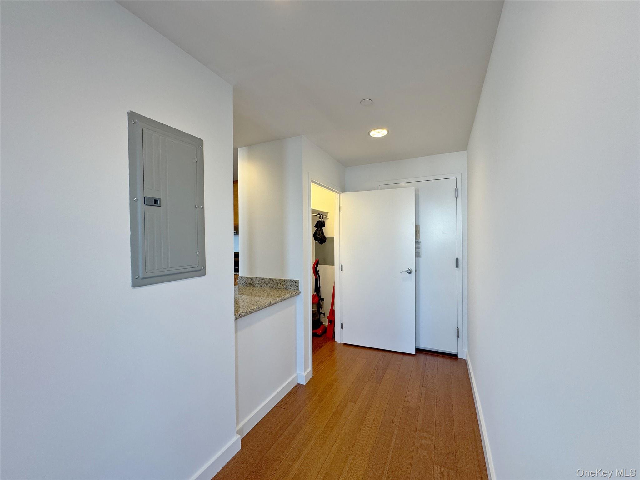 4028 College Point Boulevard Ph102 Property Photo 7