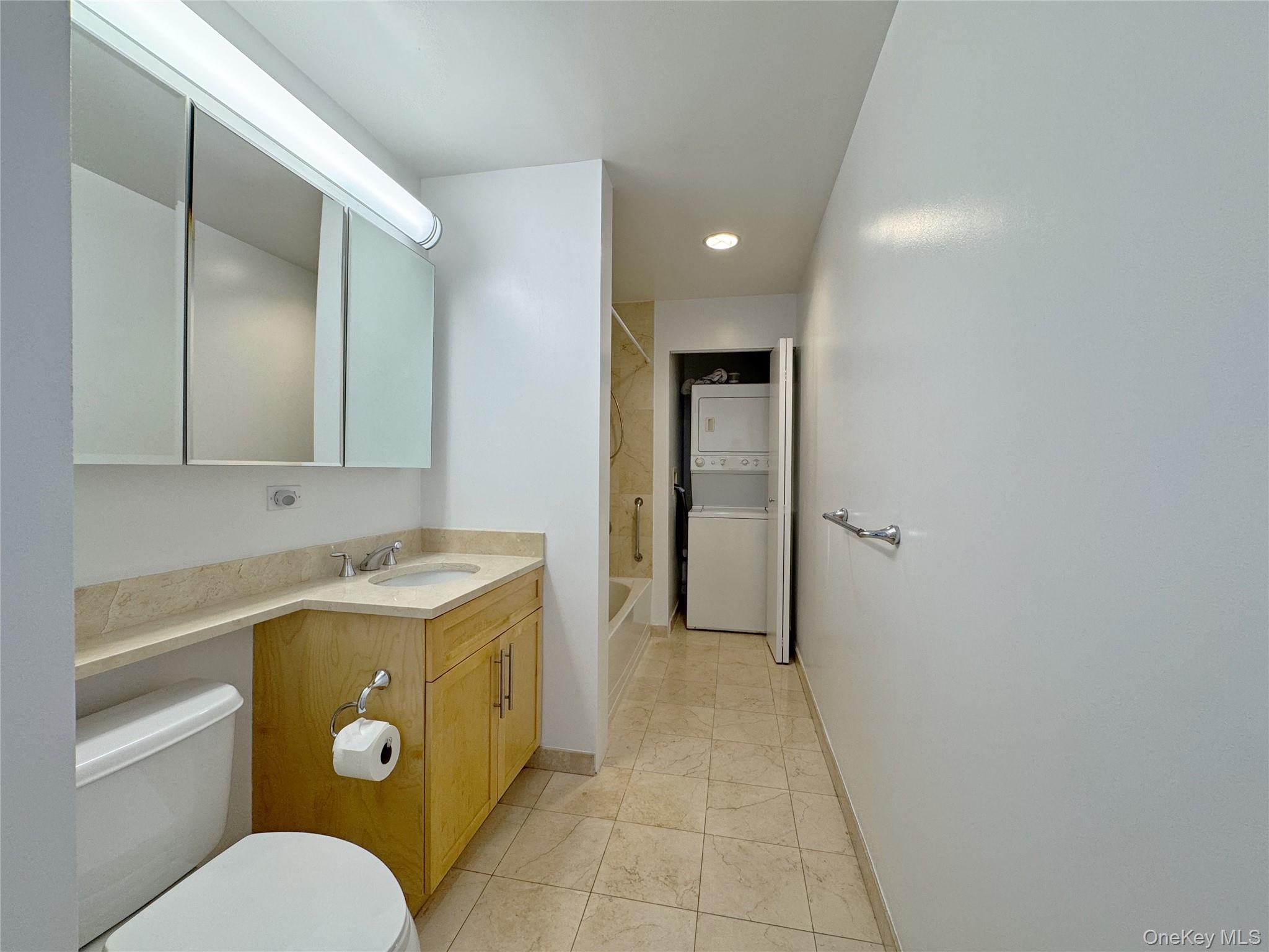4028 College Point Boulevard Ph102 Property Photo 16