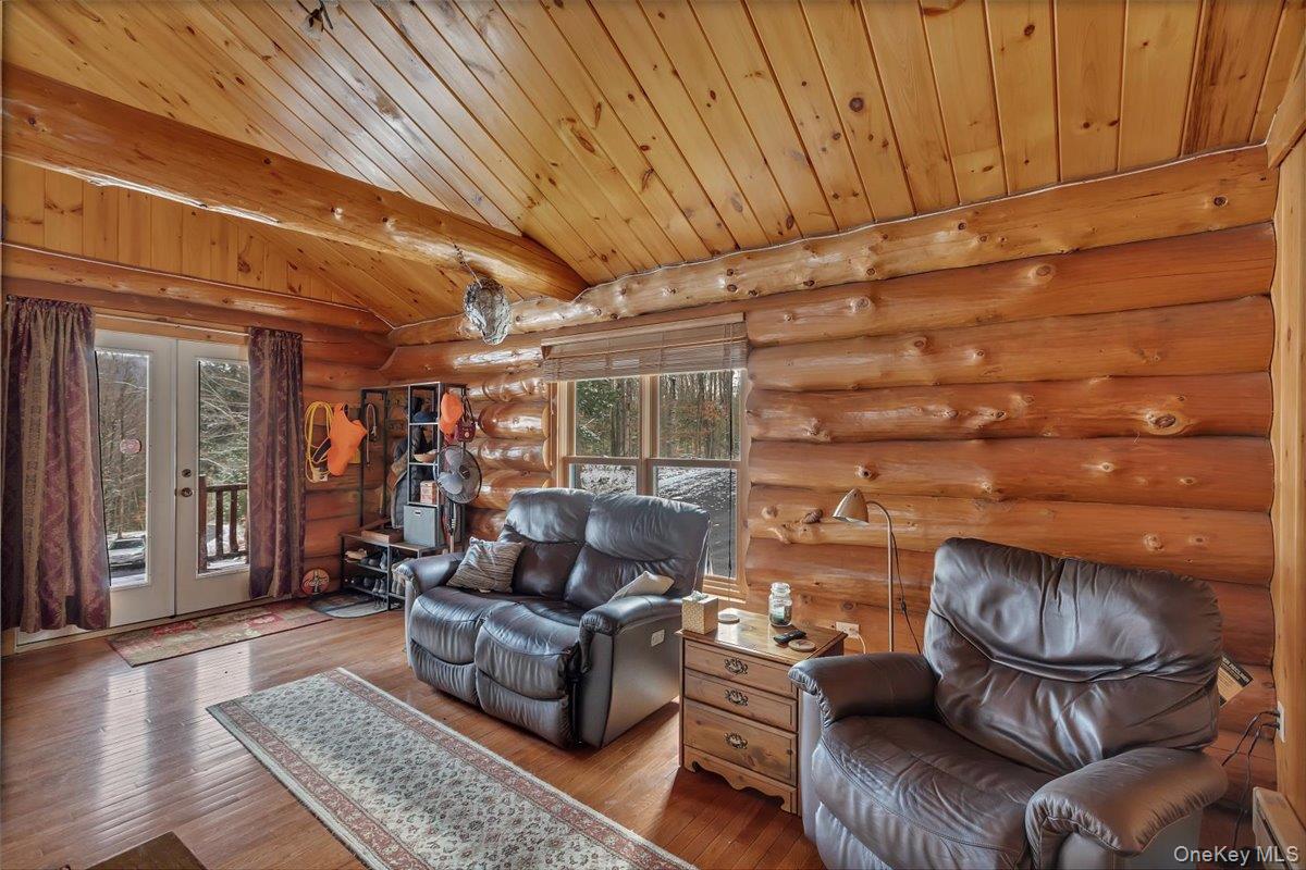 465 Barlow Road Property Photo 6