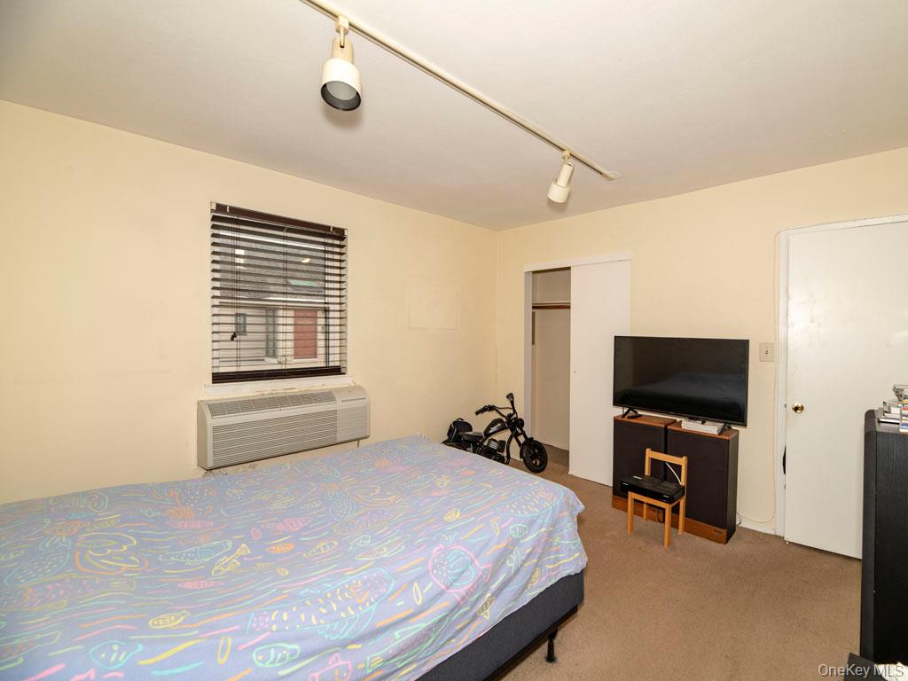 1337 Broadway L10 Property Photo 5