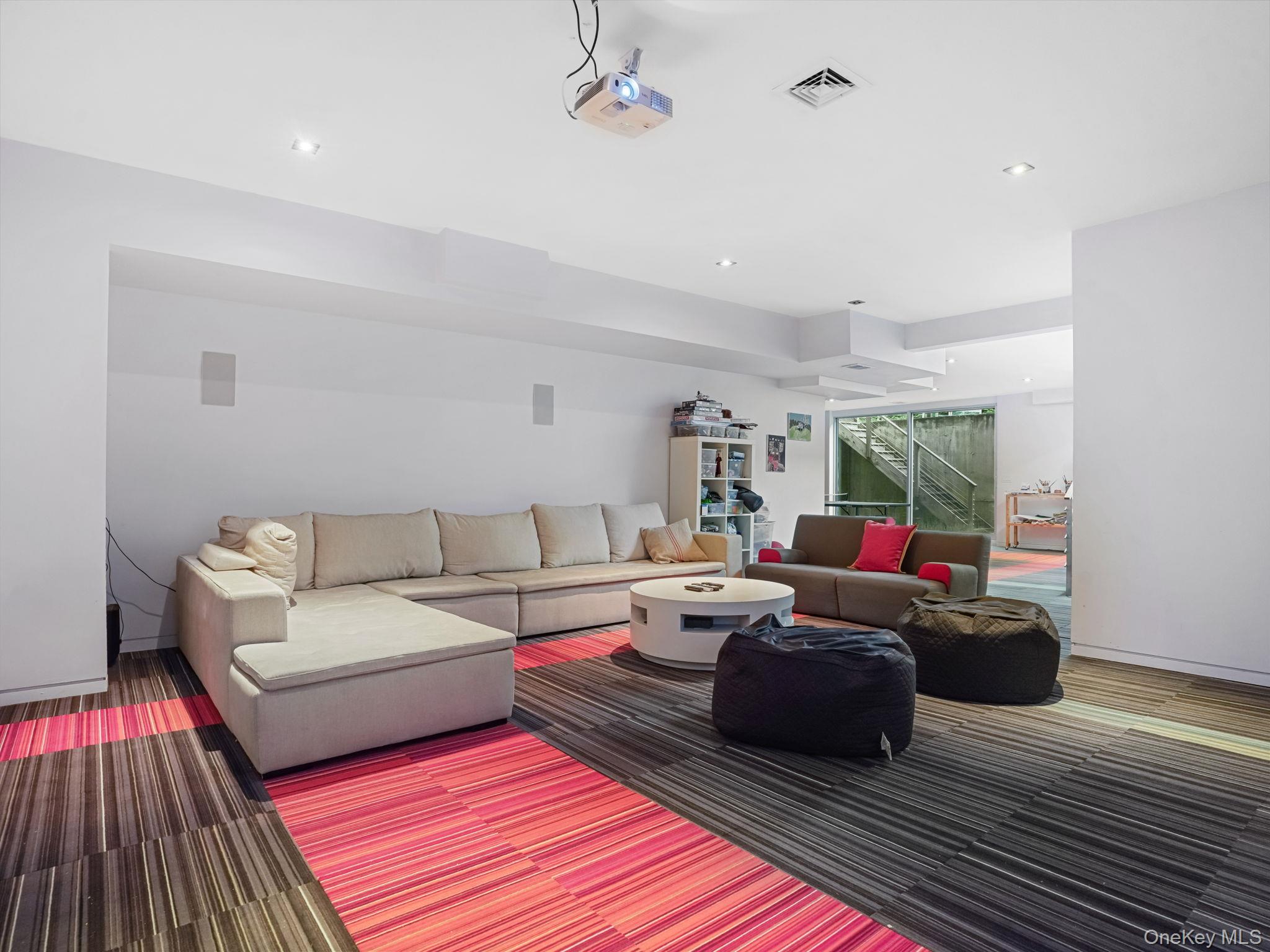 918289 Property Photo 23