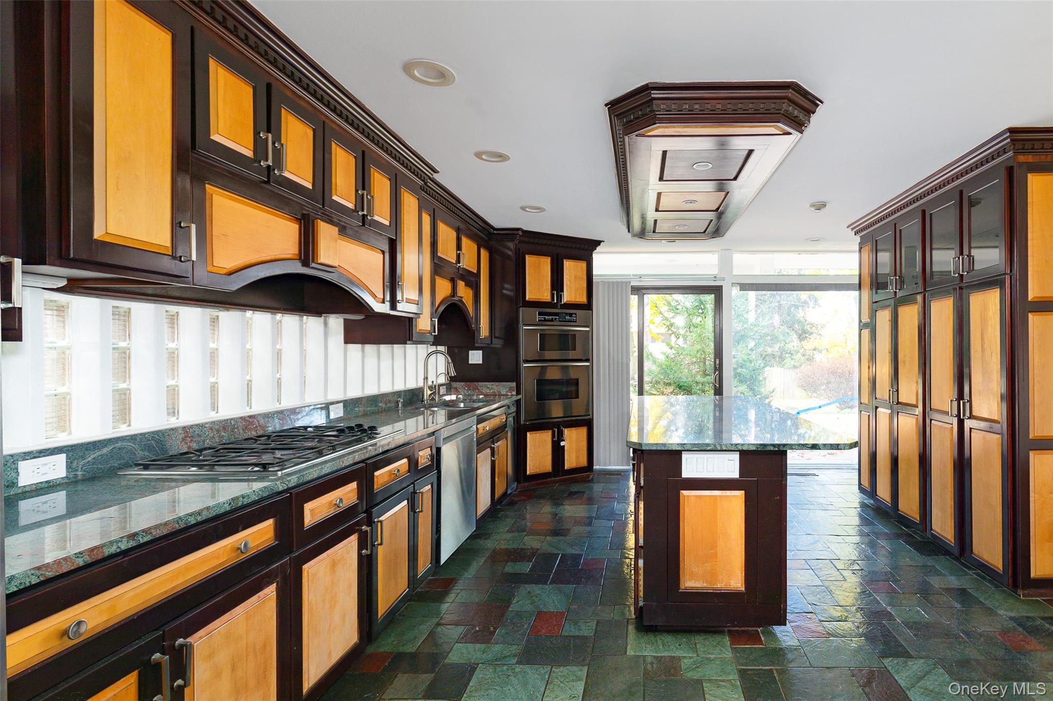 7 Ferris Lane Property Photo 5