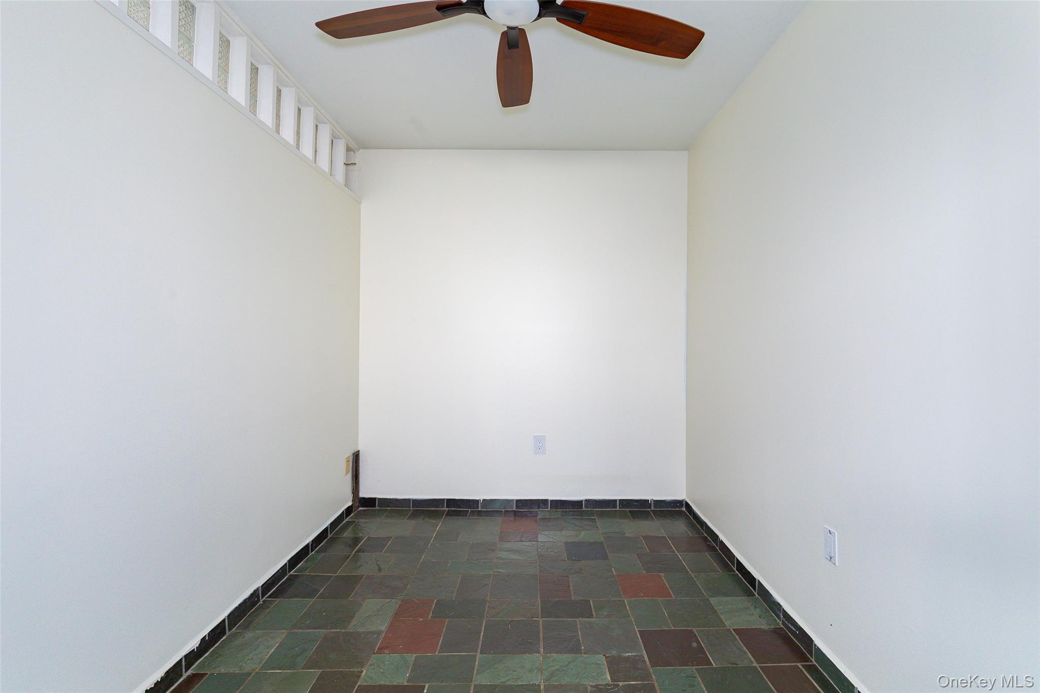 7 Ferris Lane Property Photo 10