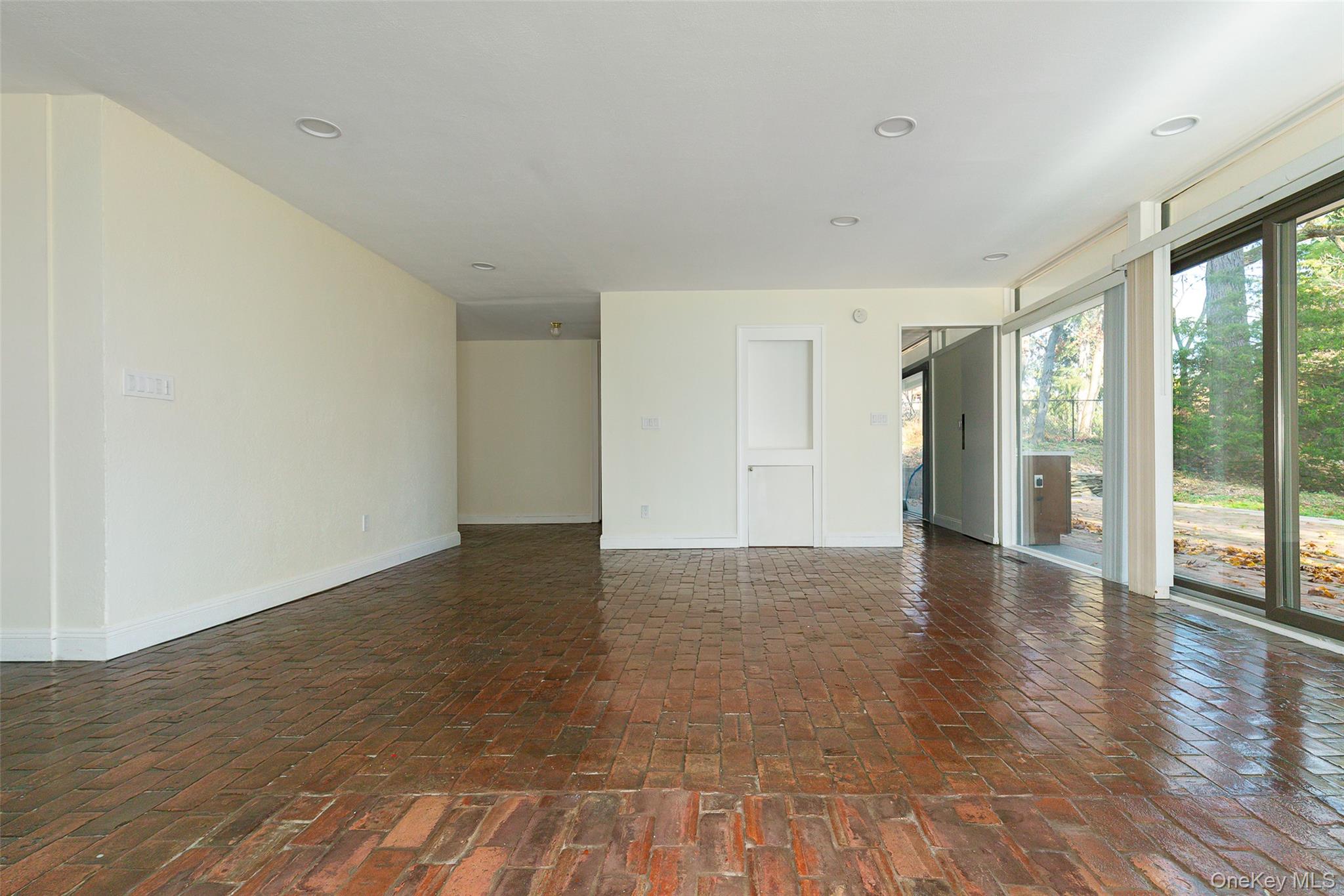 7 Ferris Lane Property Photo 11
