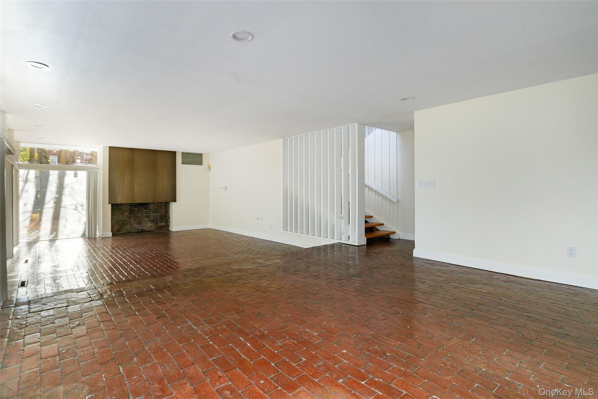 7 Ferris Lane Property Photo 14