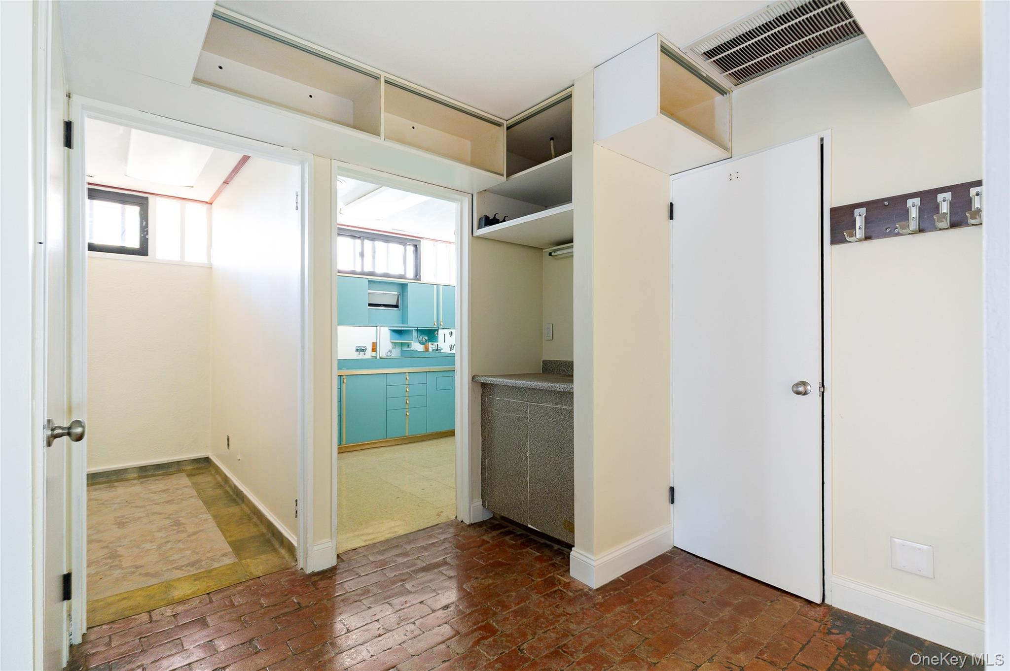7 Ferris Lane Property Photo 31