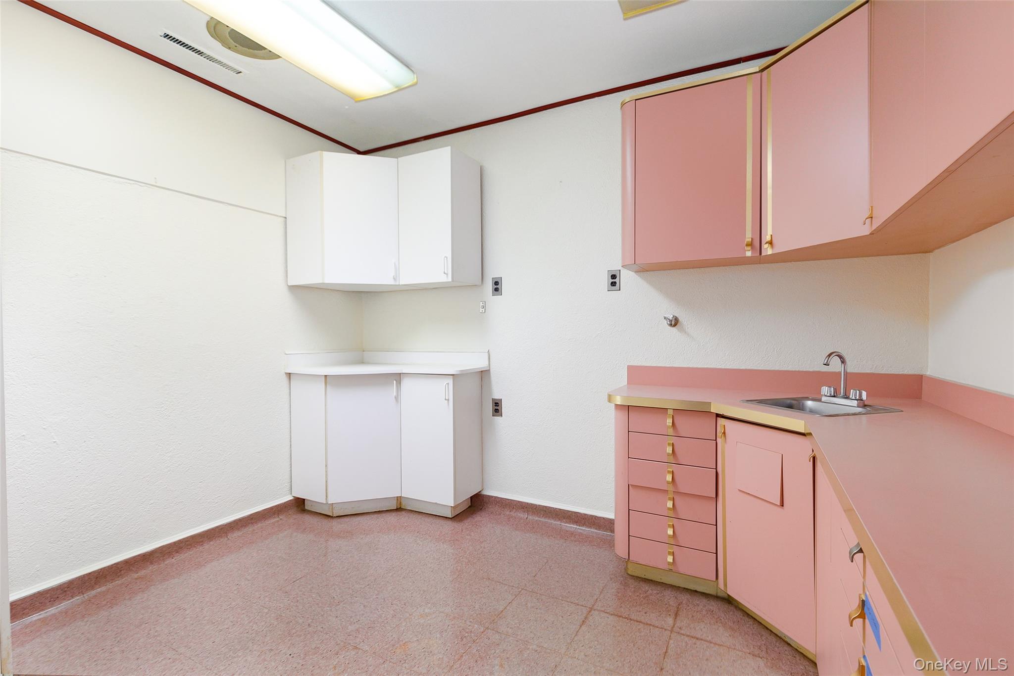 7 Ferris Lane Property Photo 34
