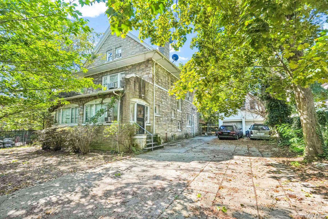81-26 Austin Street Property Photo 2