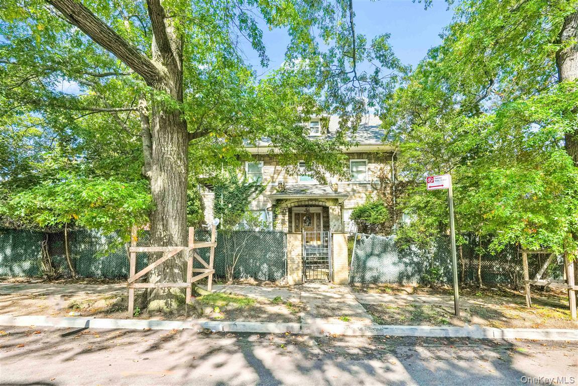 81-26 Austin Street Property Photo 4