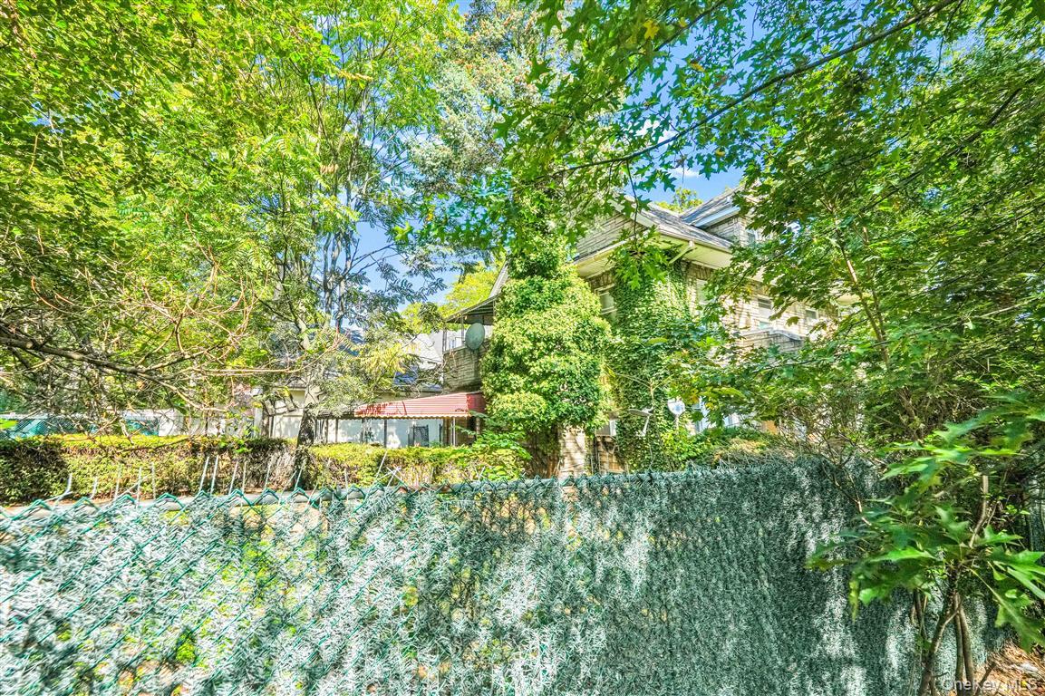 81-26 Austin Street Property Photo 12