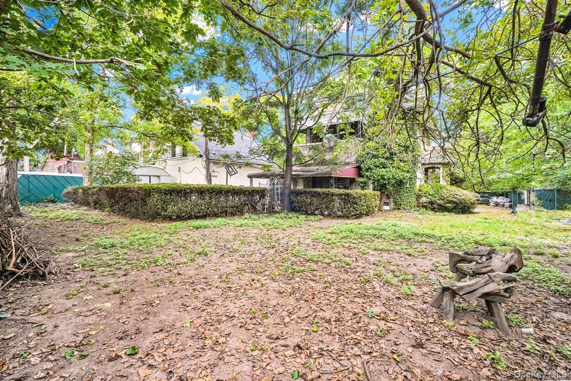 81-26 Austin Street Property Photo 18