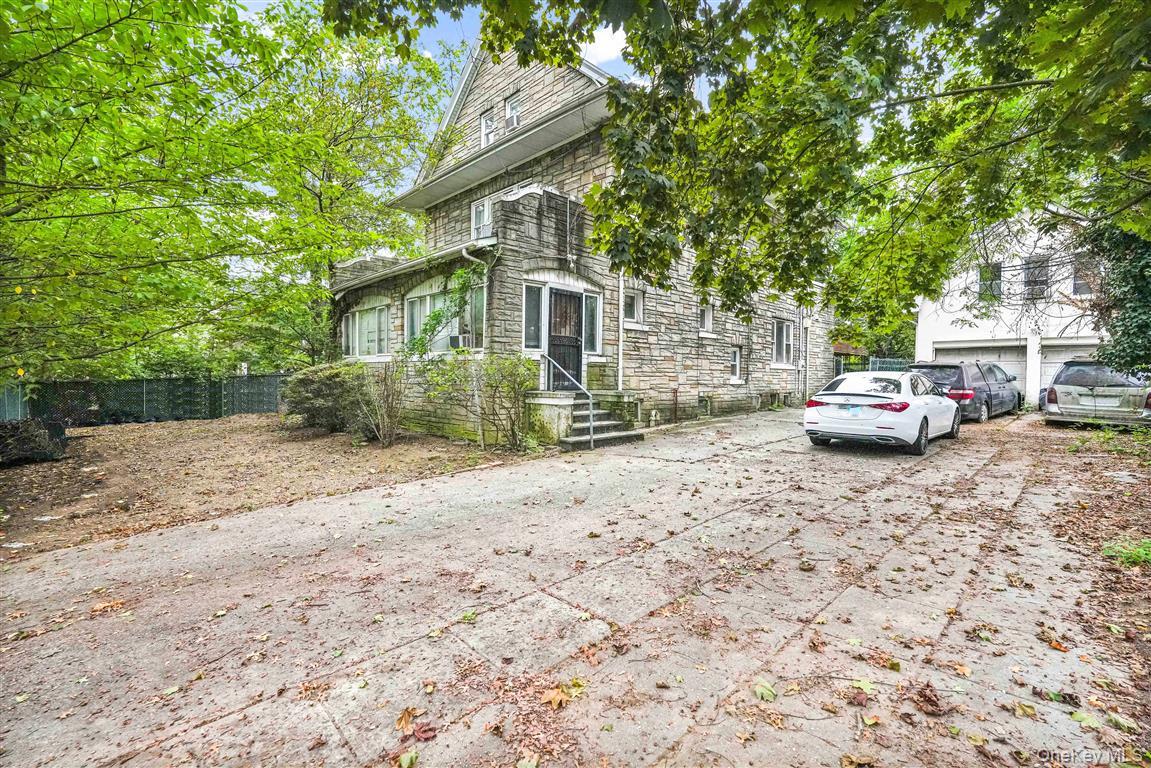 81-26 Austin Street Property Photo 5