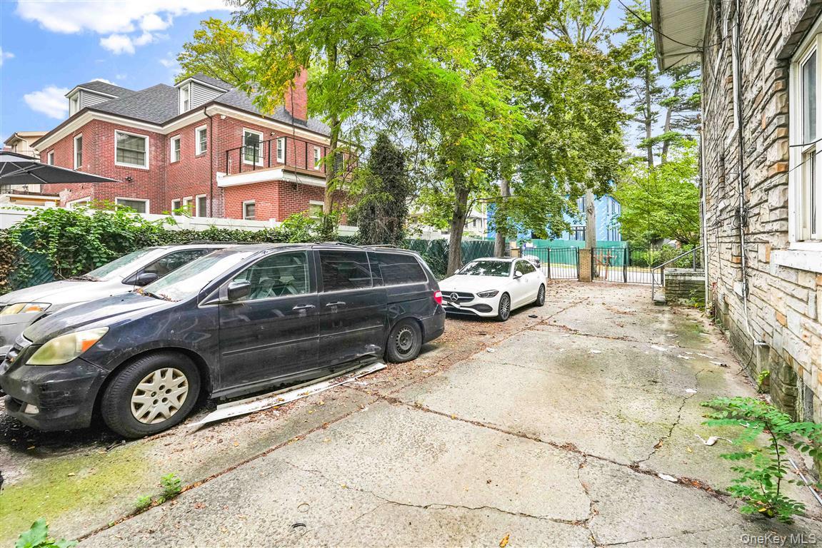 81-26 Austin Street Property Photo 8