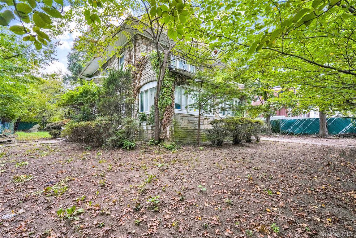 81-26 Austin Street Property Photo 14