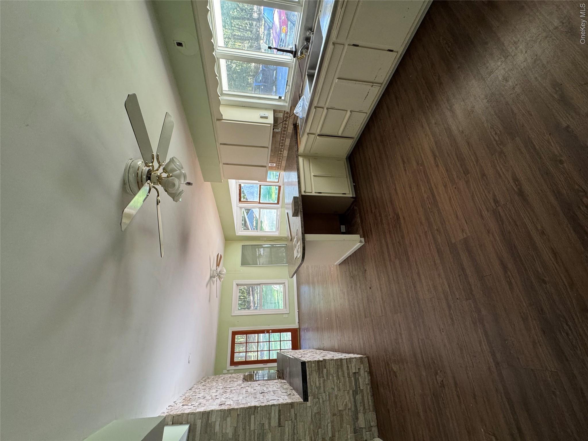33 Mount Sinai Coram Road Property Photo 3