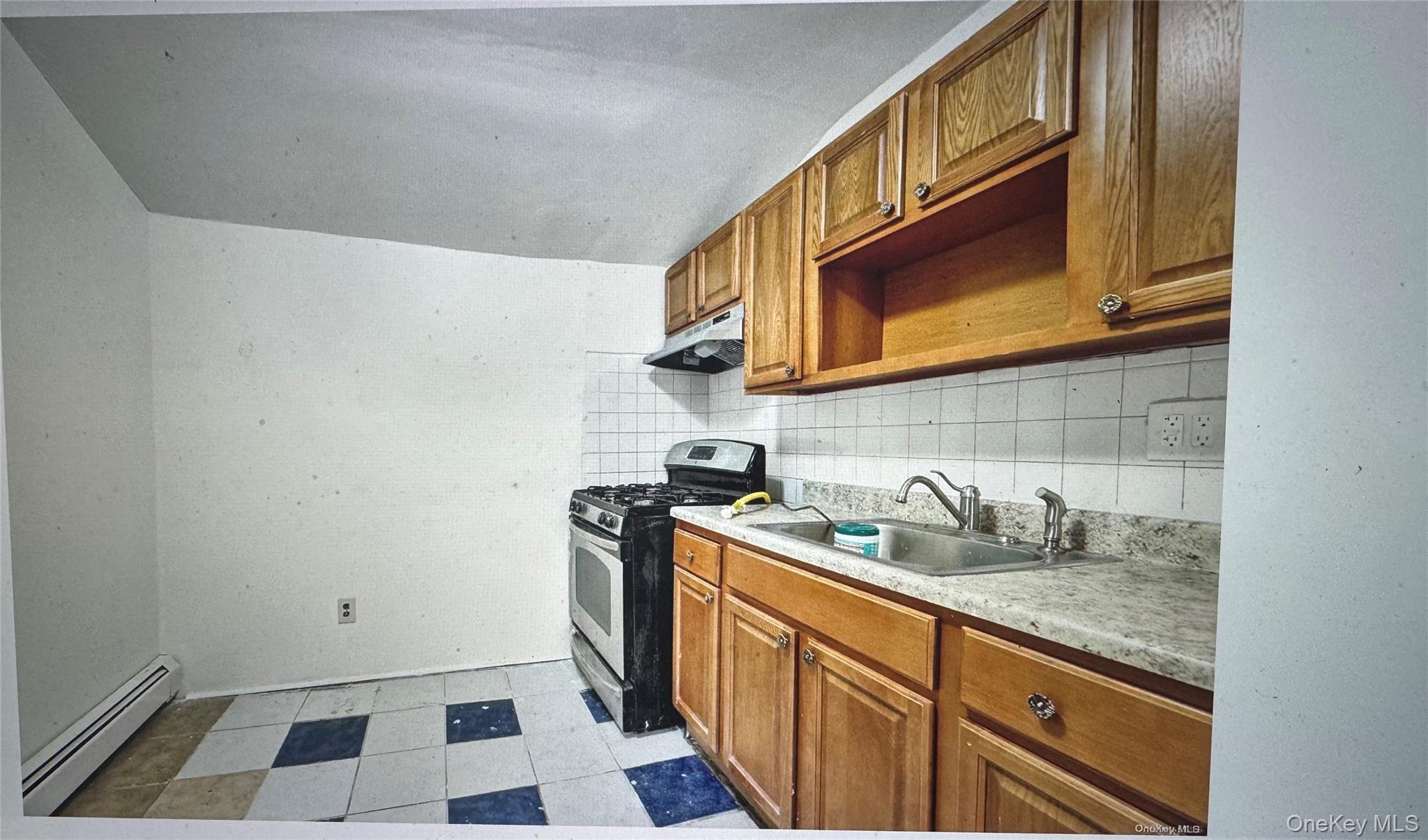 187-15 Tioga Drive Property Photo 2