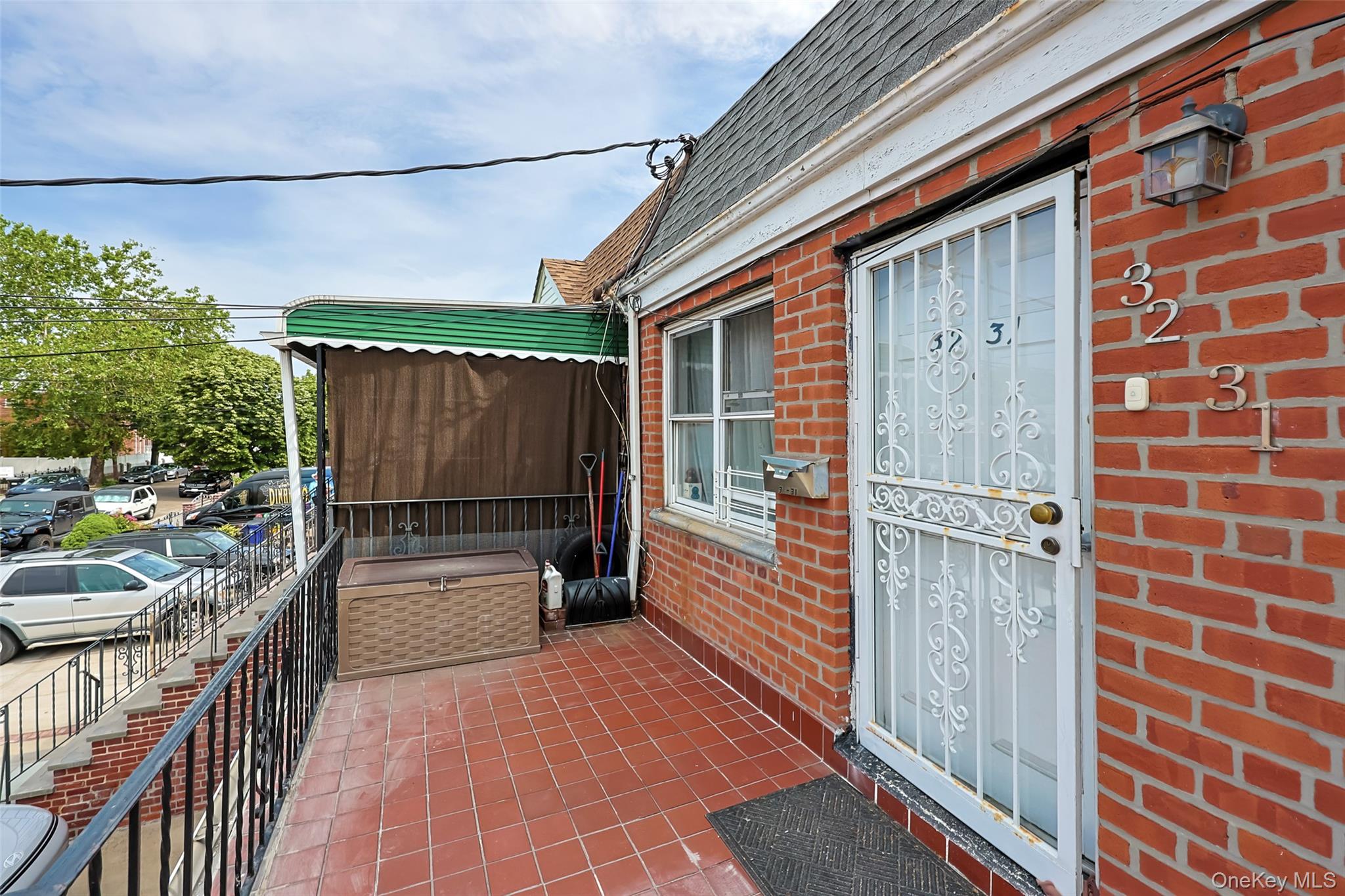 3231 71 Street Property Photo 2