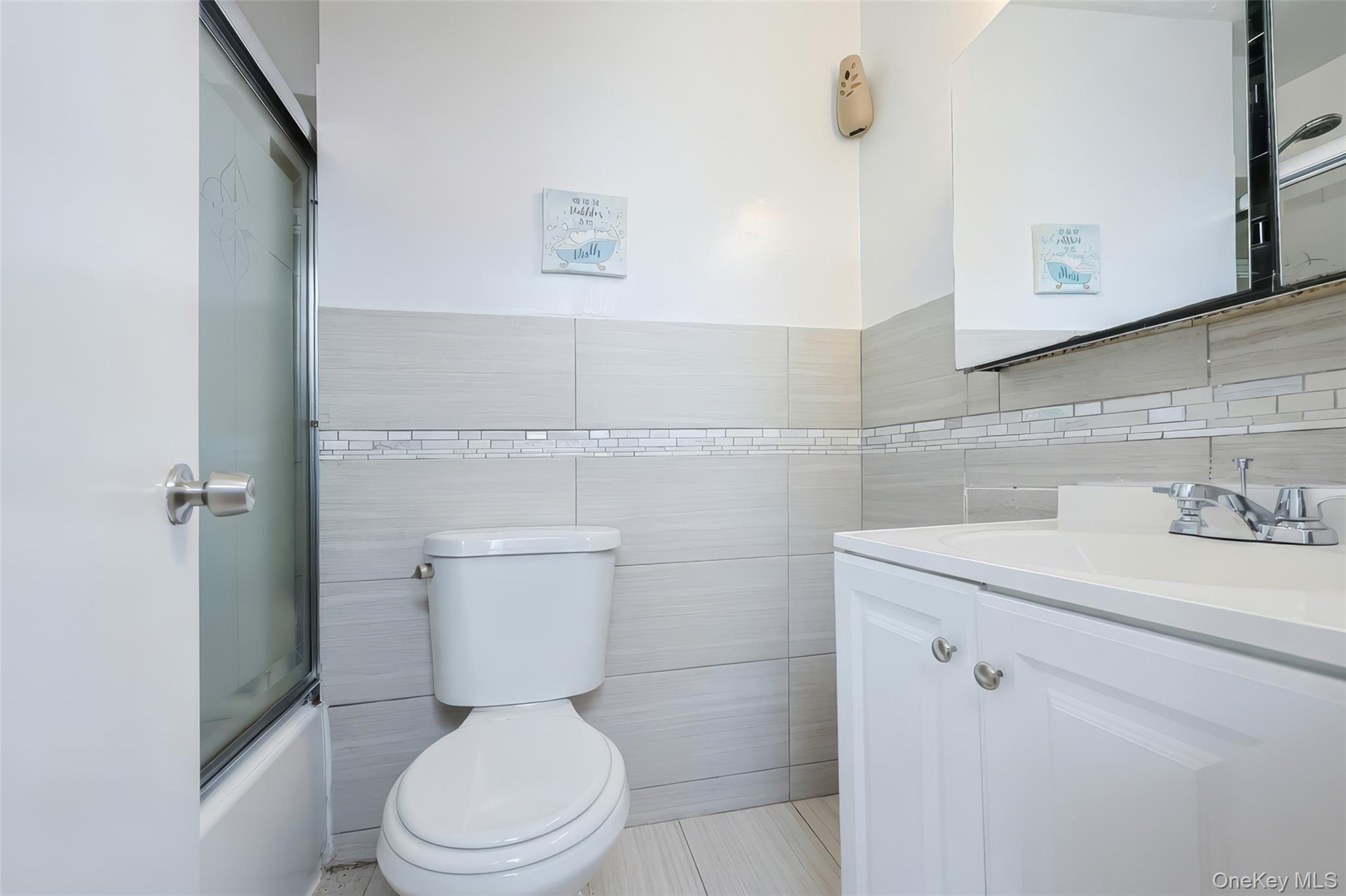 3231 71 Street Property Photo 13