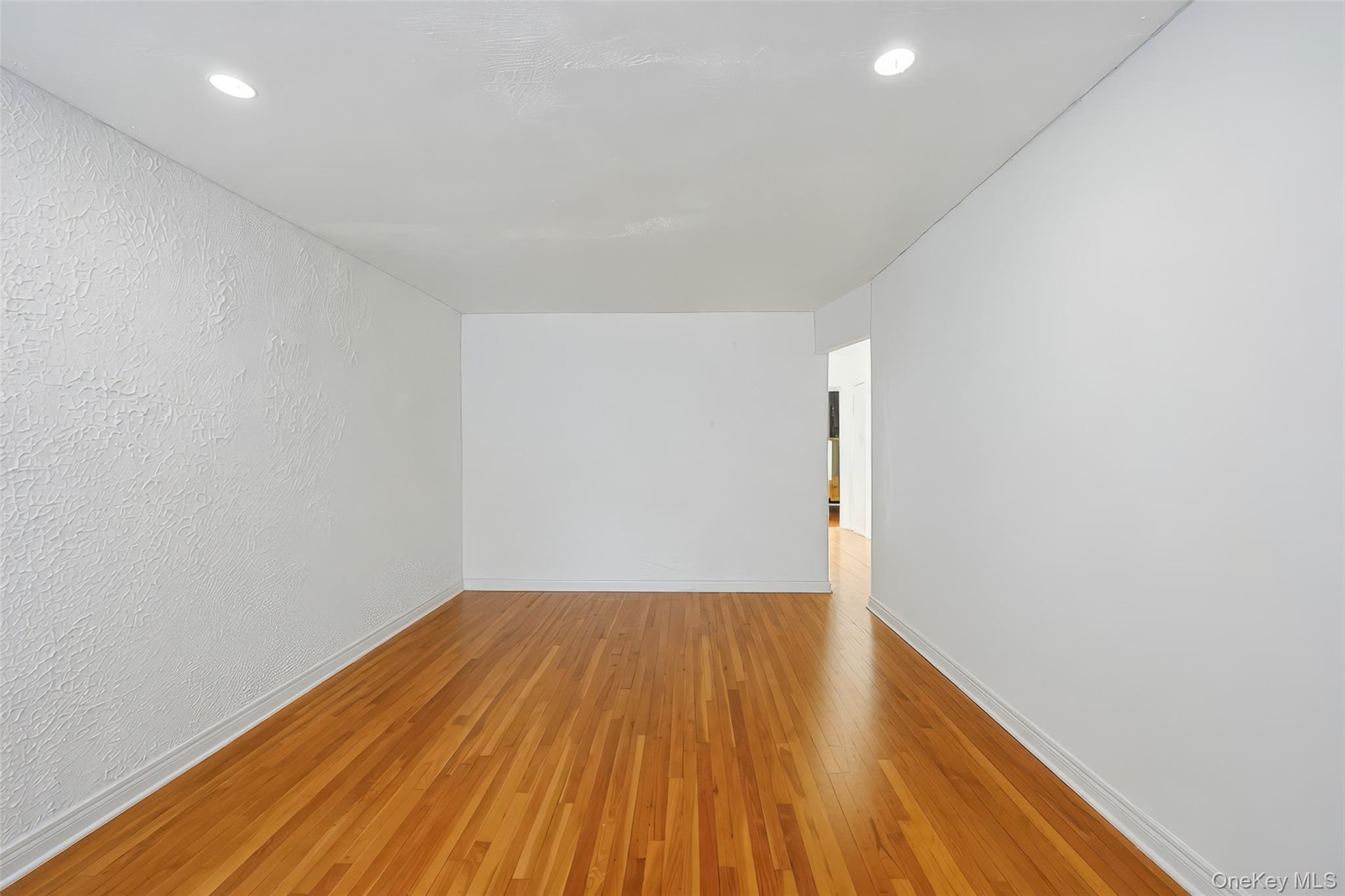 3231 71 Street Property Photo 16