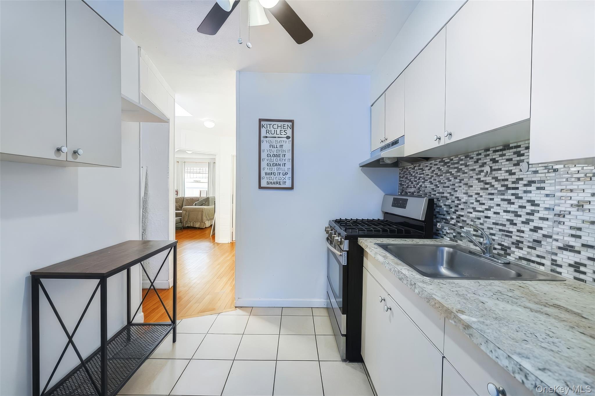 3231 71 Street Property Photo 17
