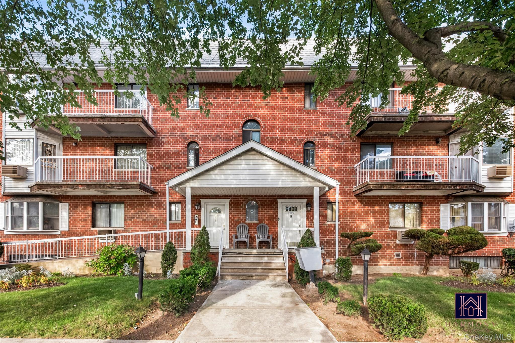 1213 E 95th Street 502b Property Photo 1