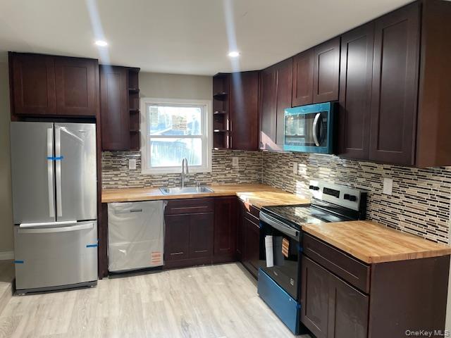 56 Ash Street Property Photo 2