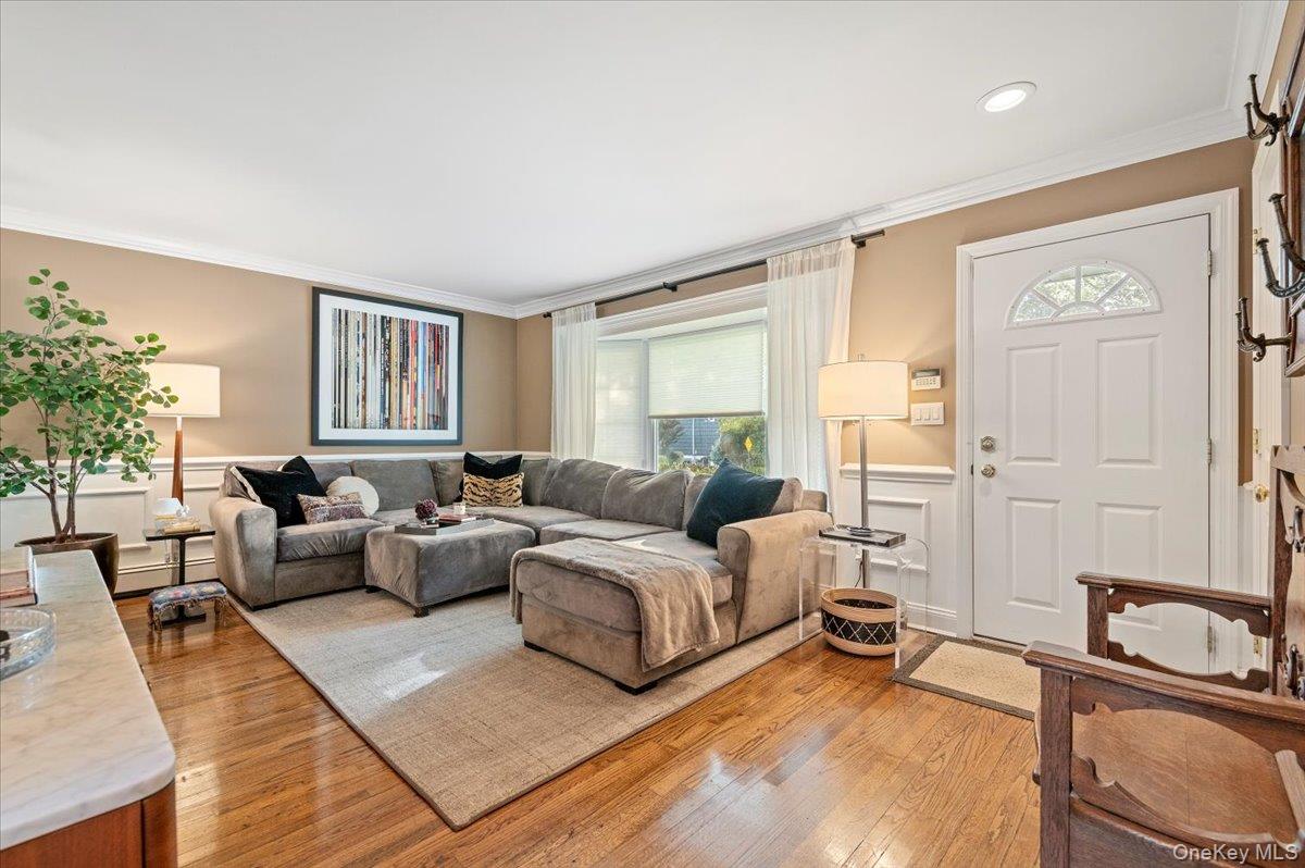 9 Flint Lane Property Photo 3