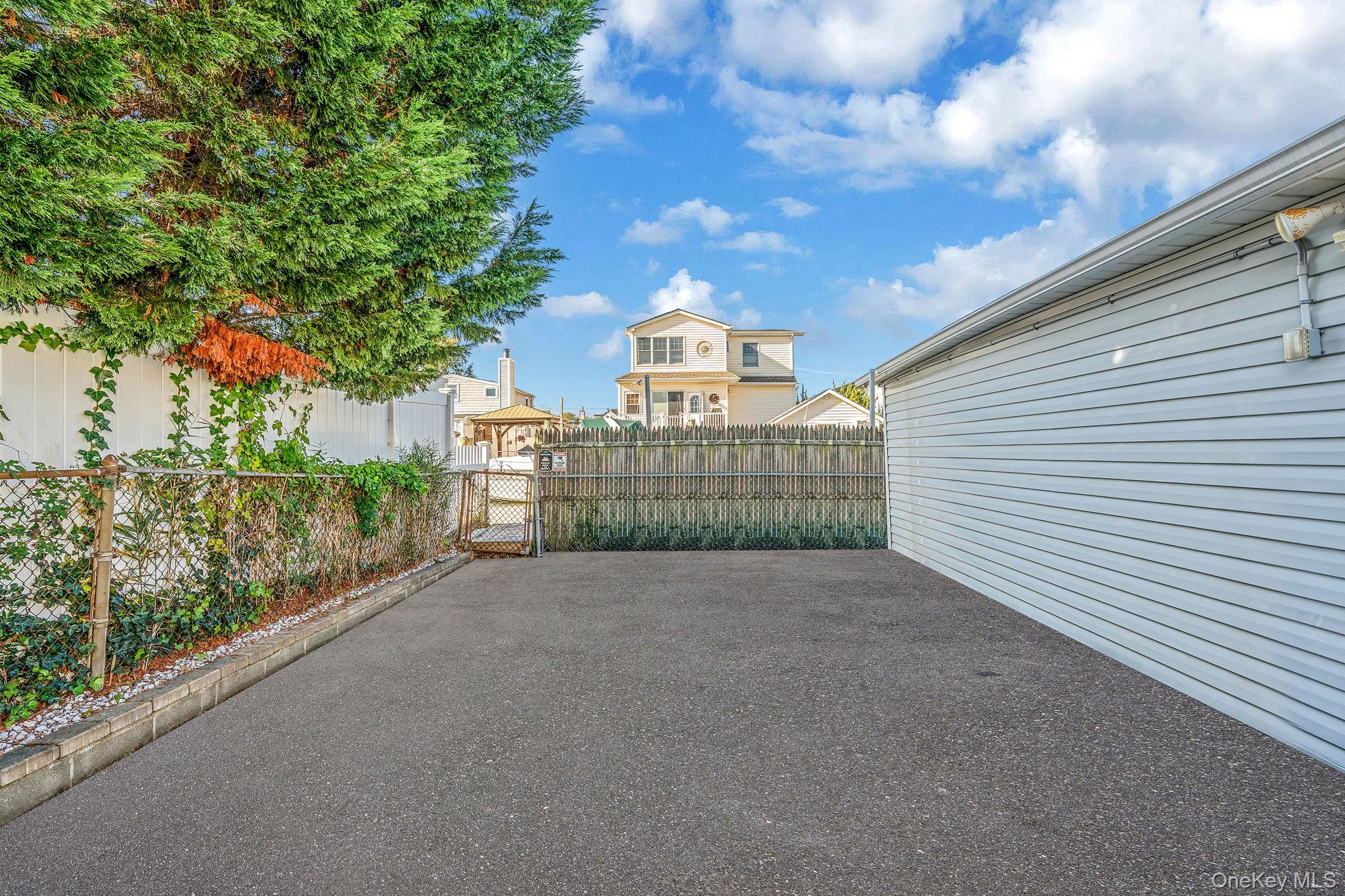 504 Fire Island Avenue Property Photo 5