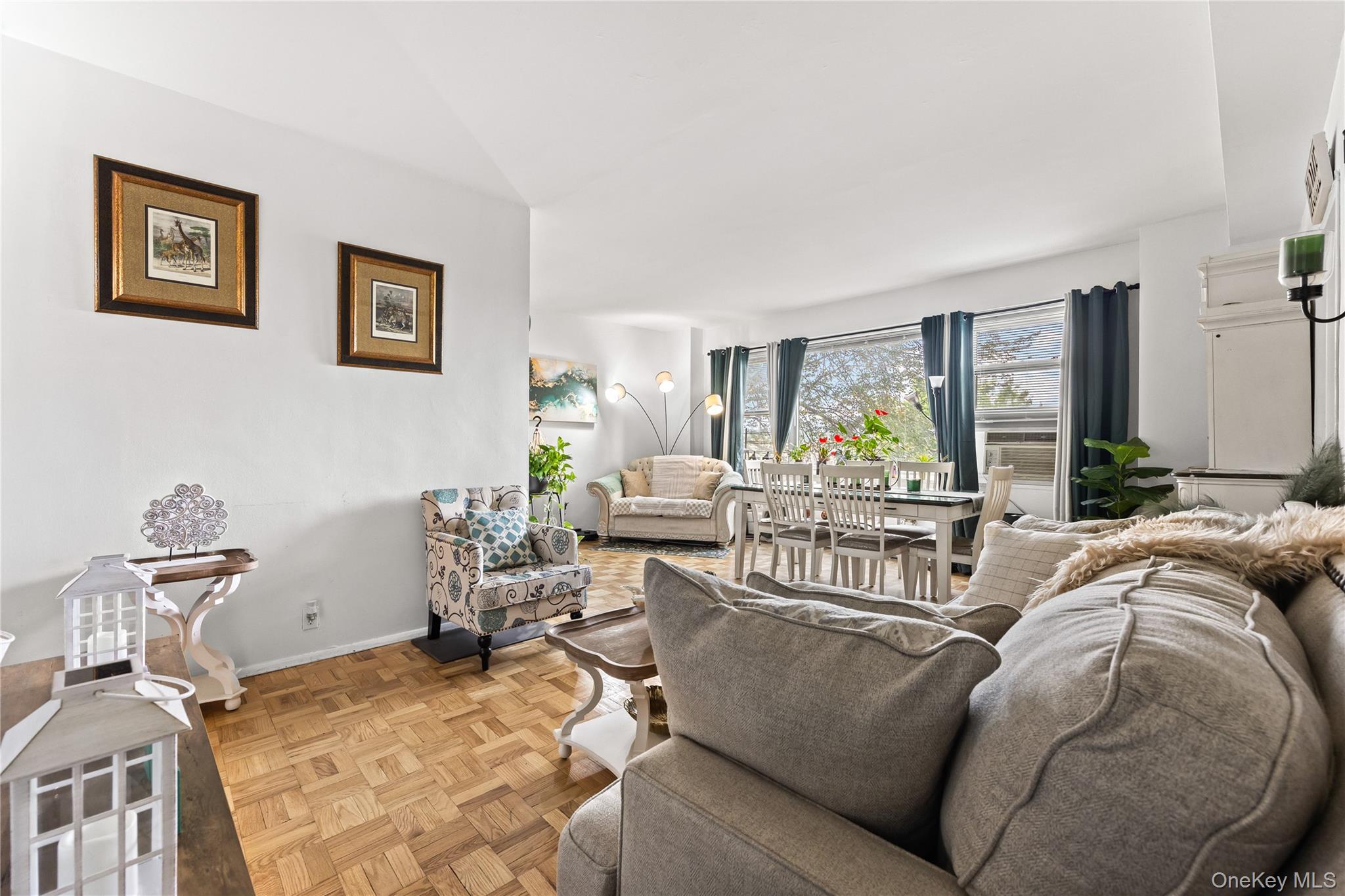3 Fordham Hill Oval 3c Property Photo 3