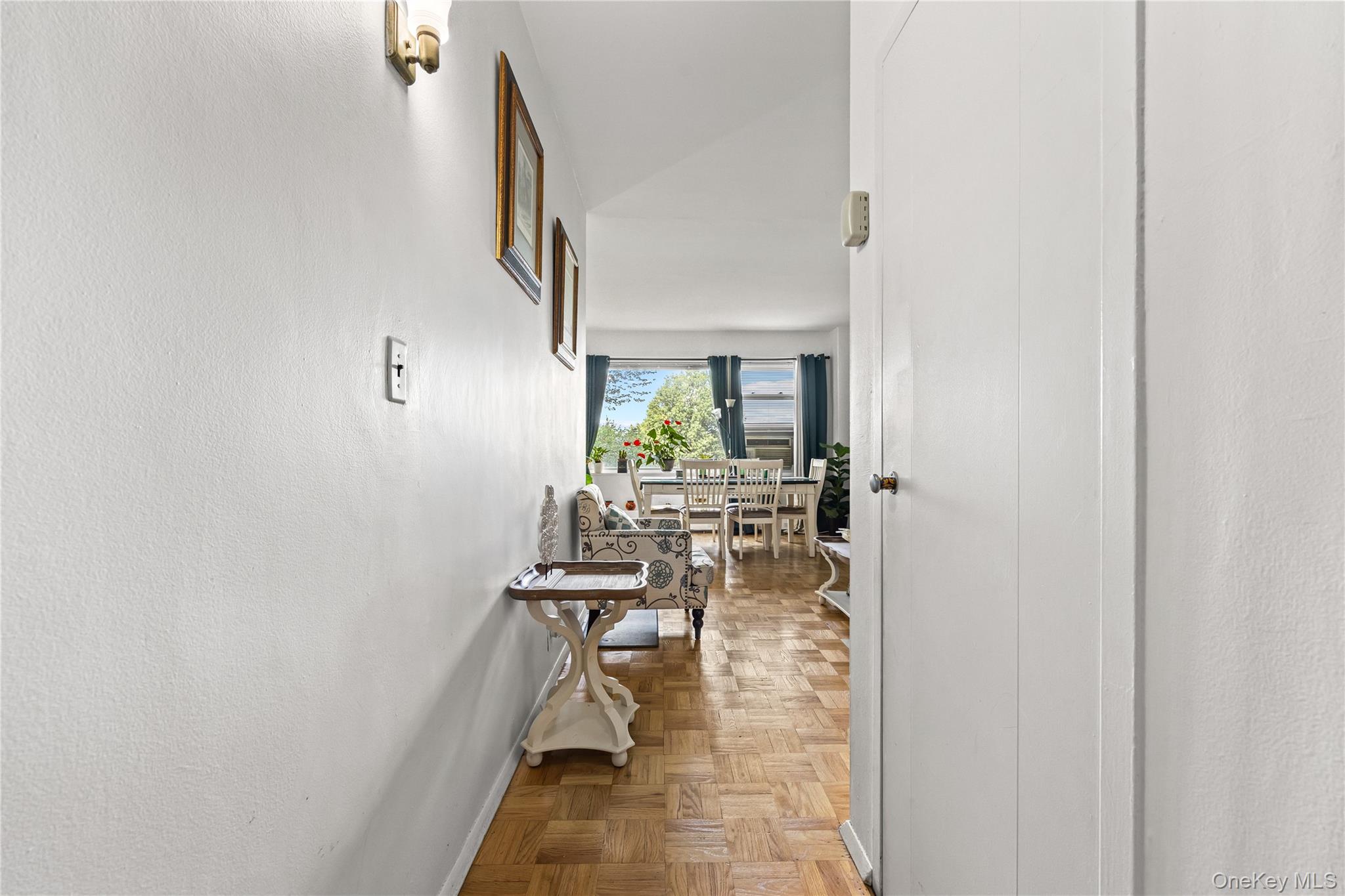 3 Fordham Hill Oval 3c Property Photo 6