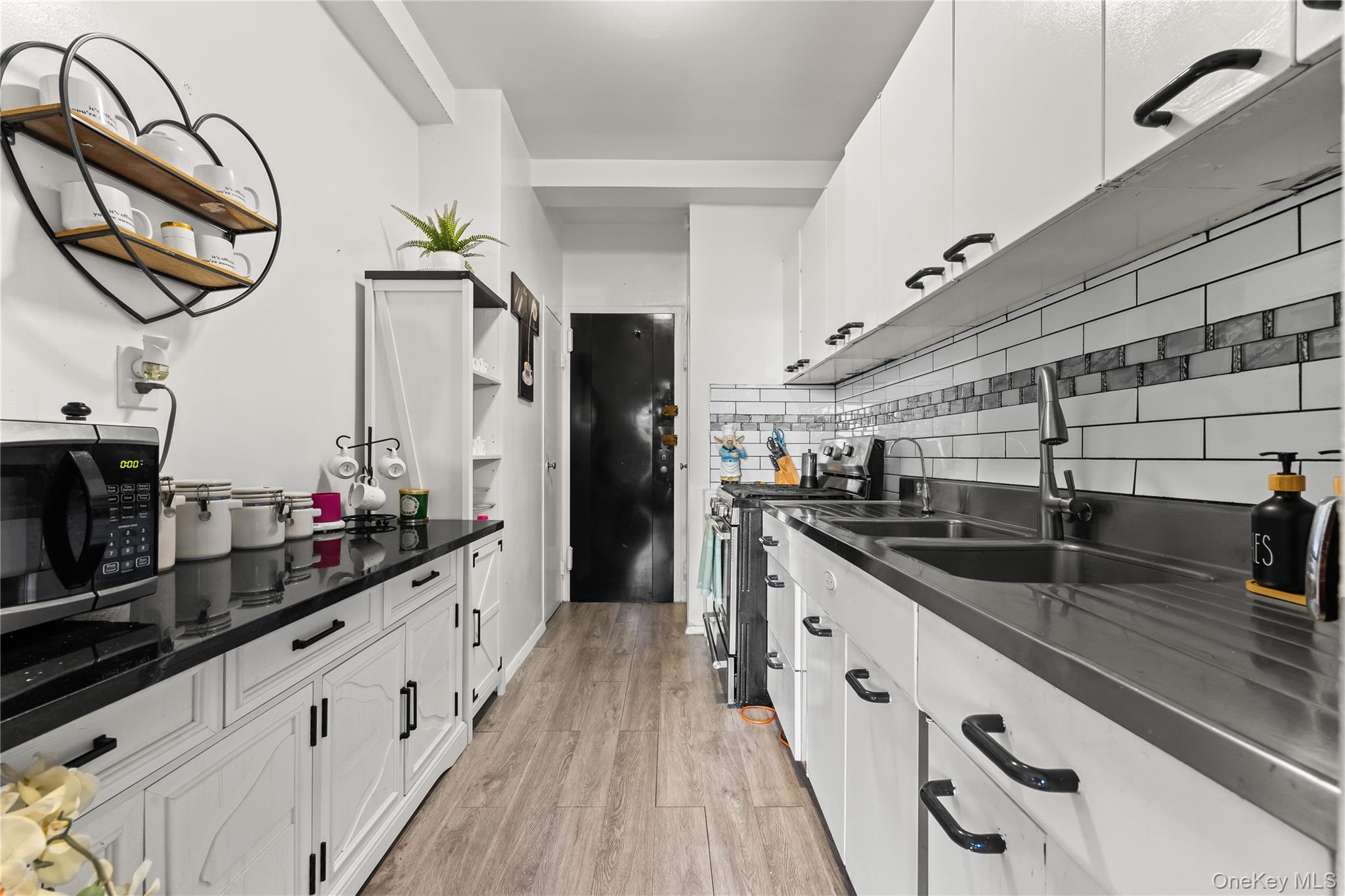 3 Fordham Hill Oval 3c Property Photo 7