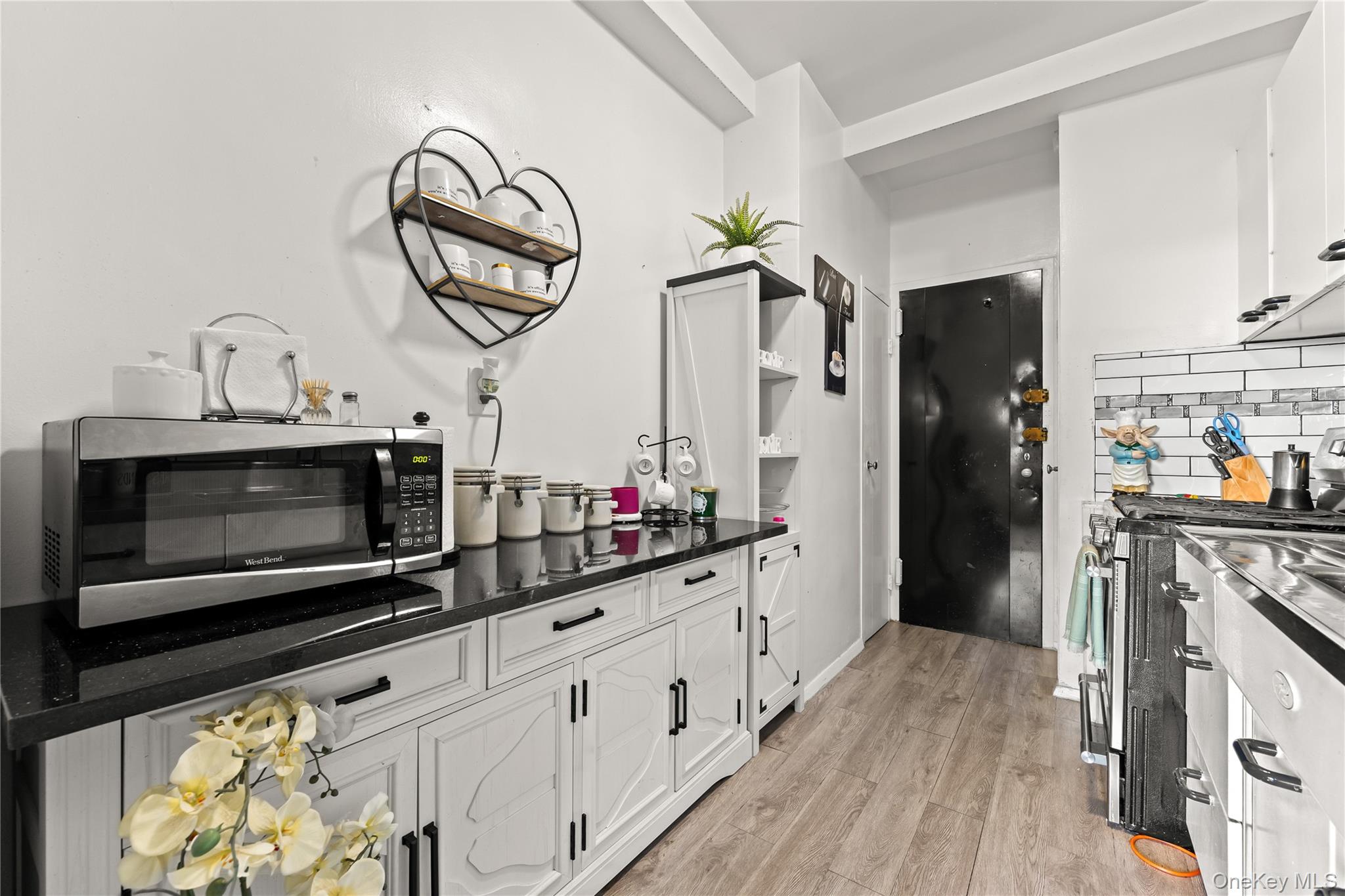 3 Fordham Hill Oval 3c Property Photo 8