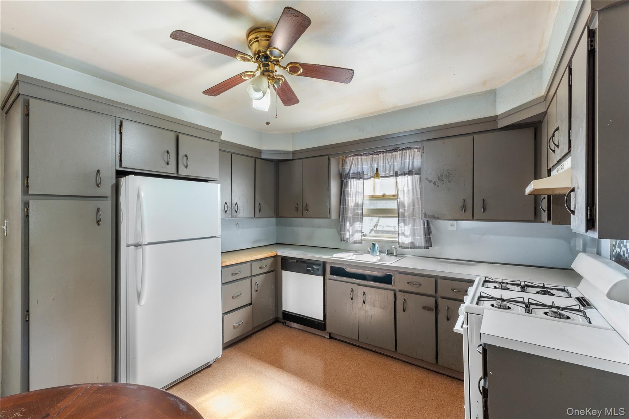 2 Francis Avenue Property Photo 2