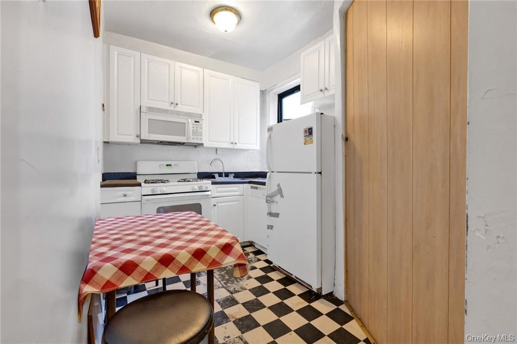 3111 Brighton 1st Place 6i Property Photo 9