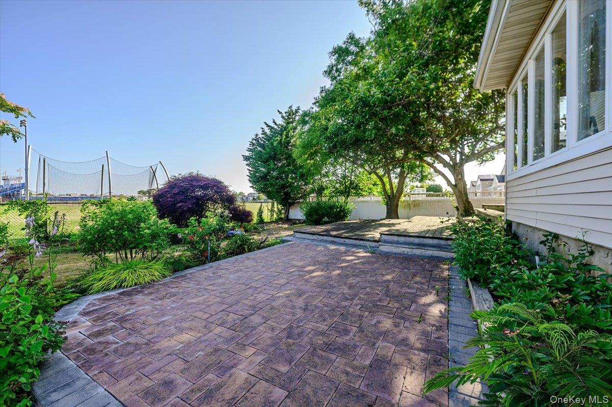 330 Harbor Drive Property Photo 8
