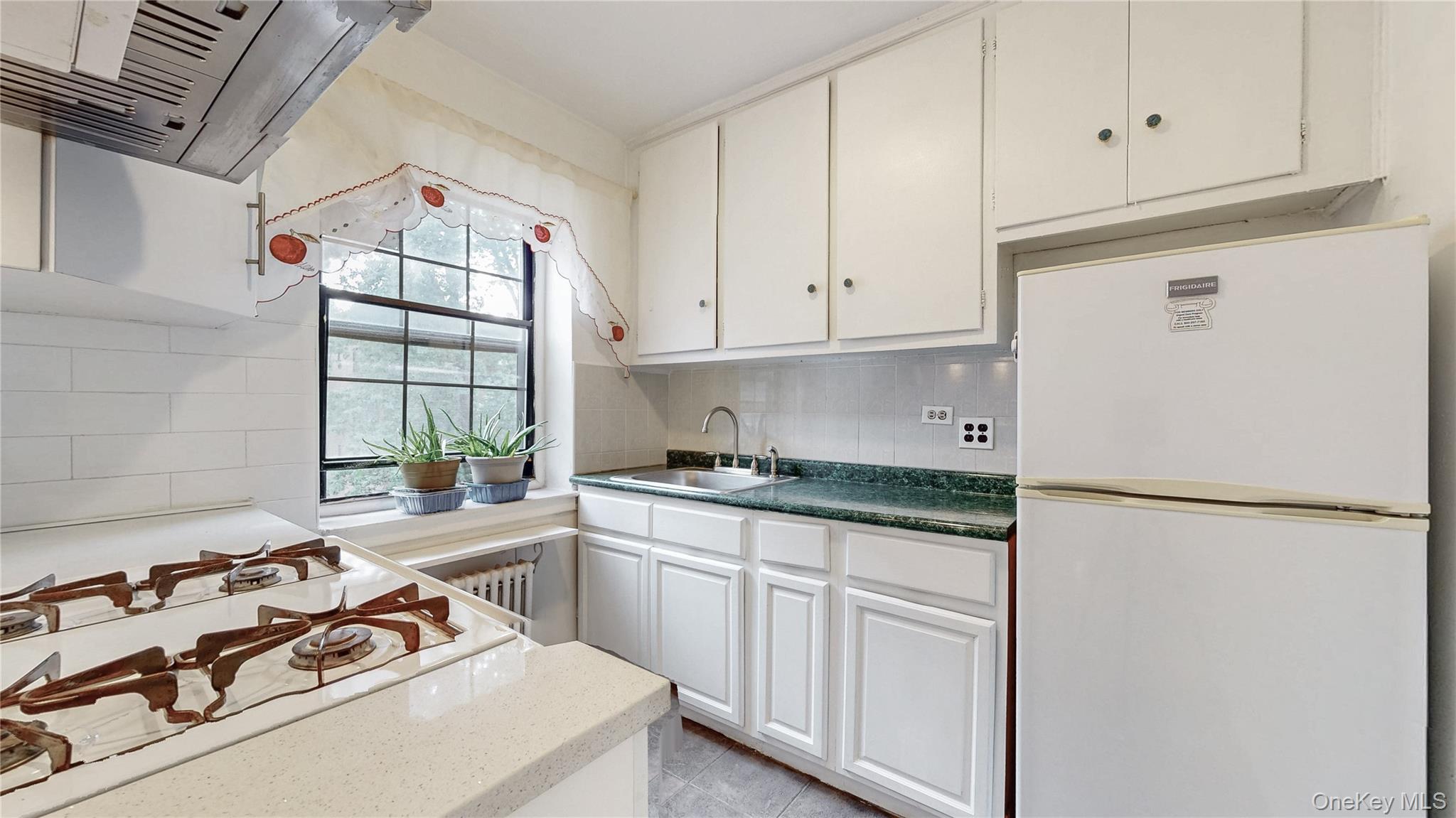 144-30 78th Road 3g Property Photo 1