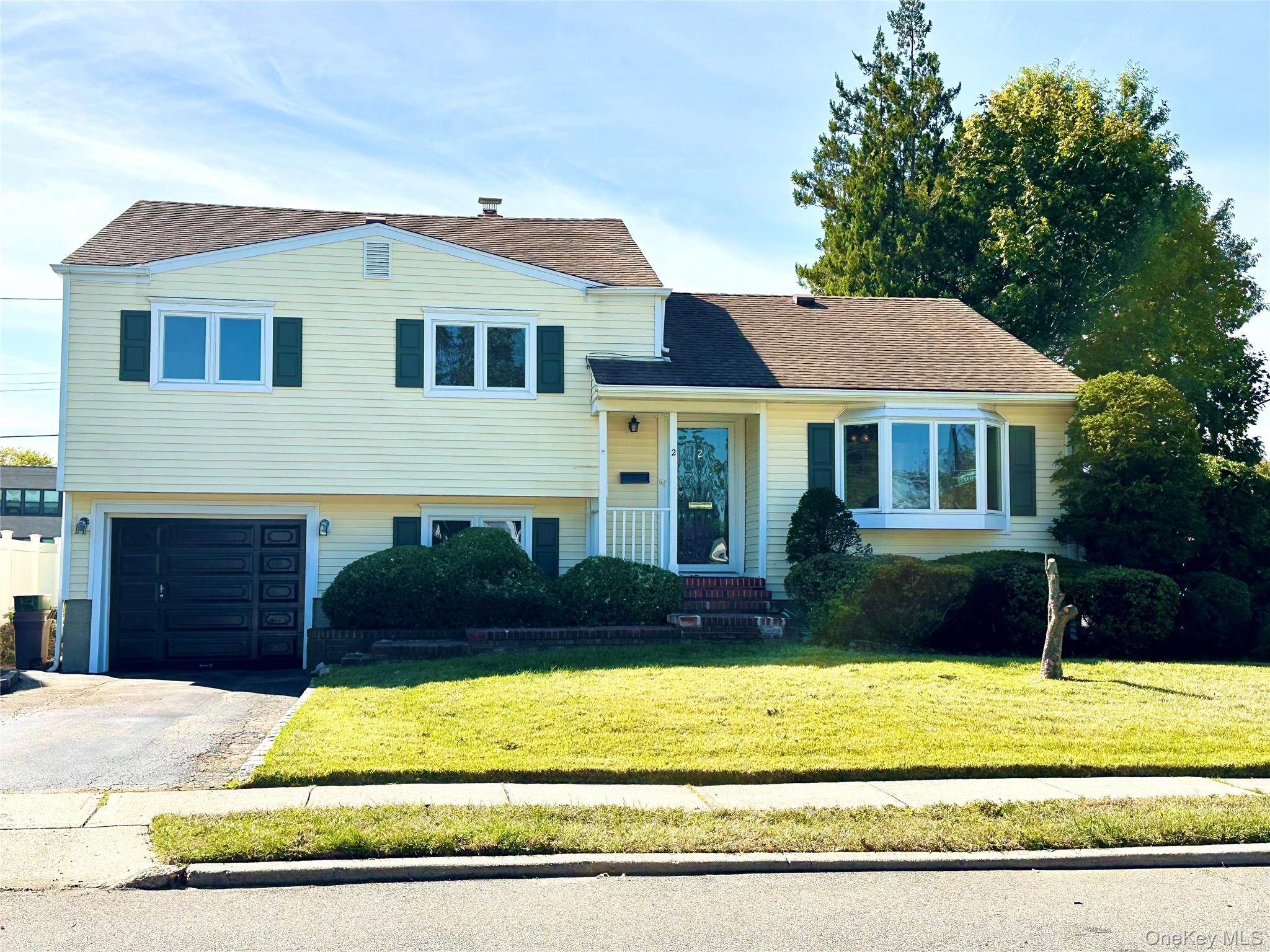 2 Radnor Court Property Photo 1