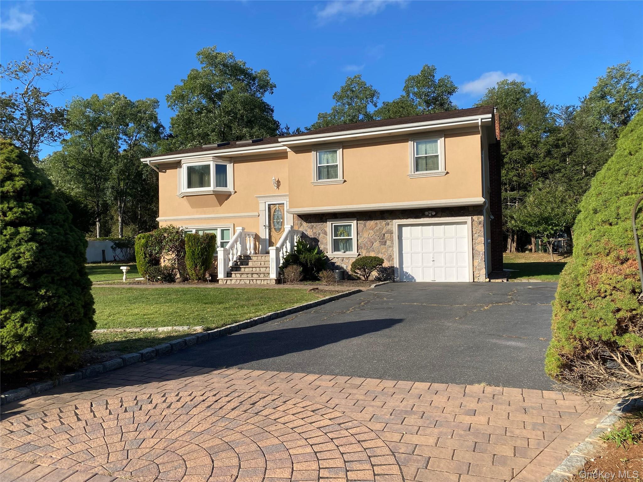 236 Woodhull Avenue Property Photo 1