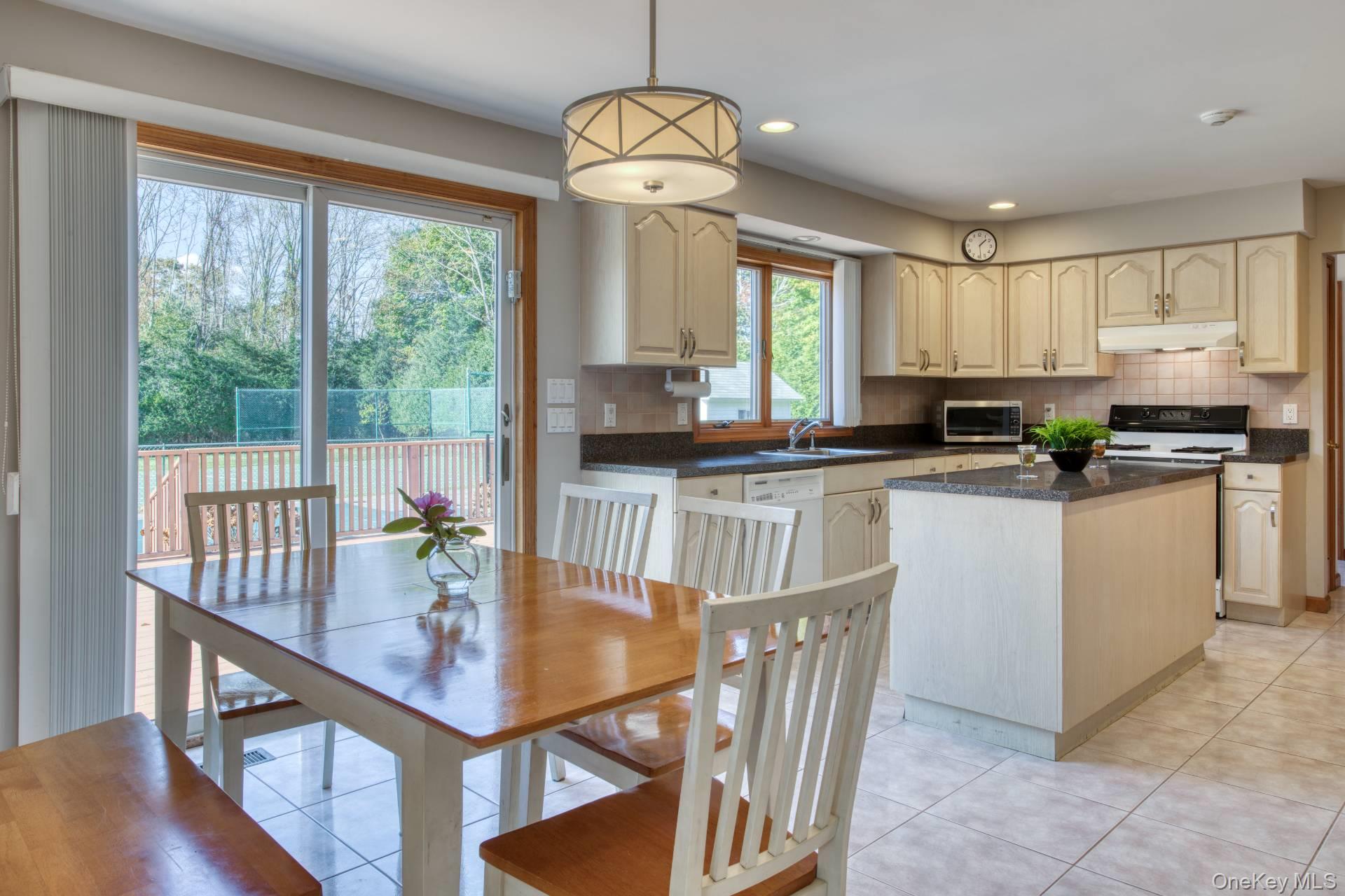 7 Sea Breeze Avenue Property Photo 5