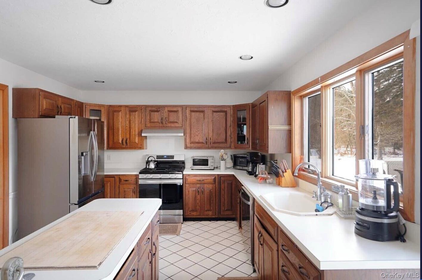170 Maplecrest Road Property Photo 14