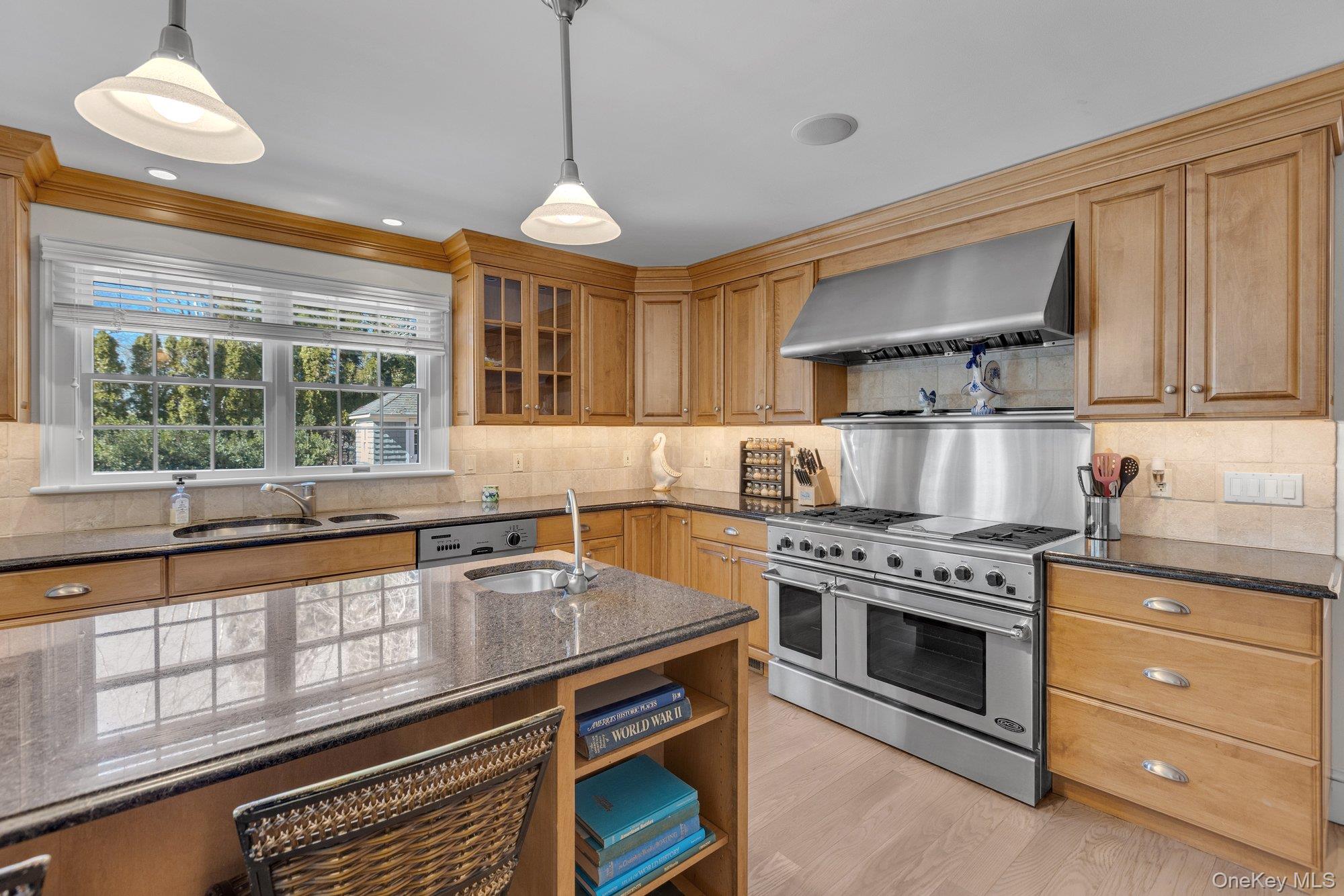 18 Landing Lane Property Photo 8