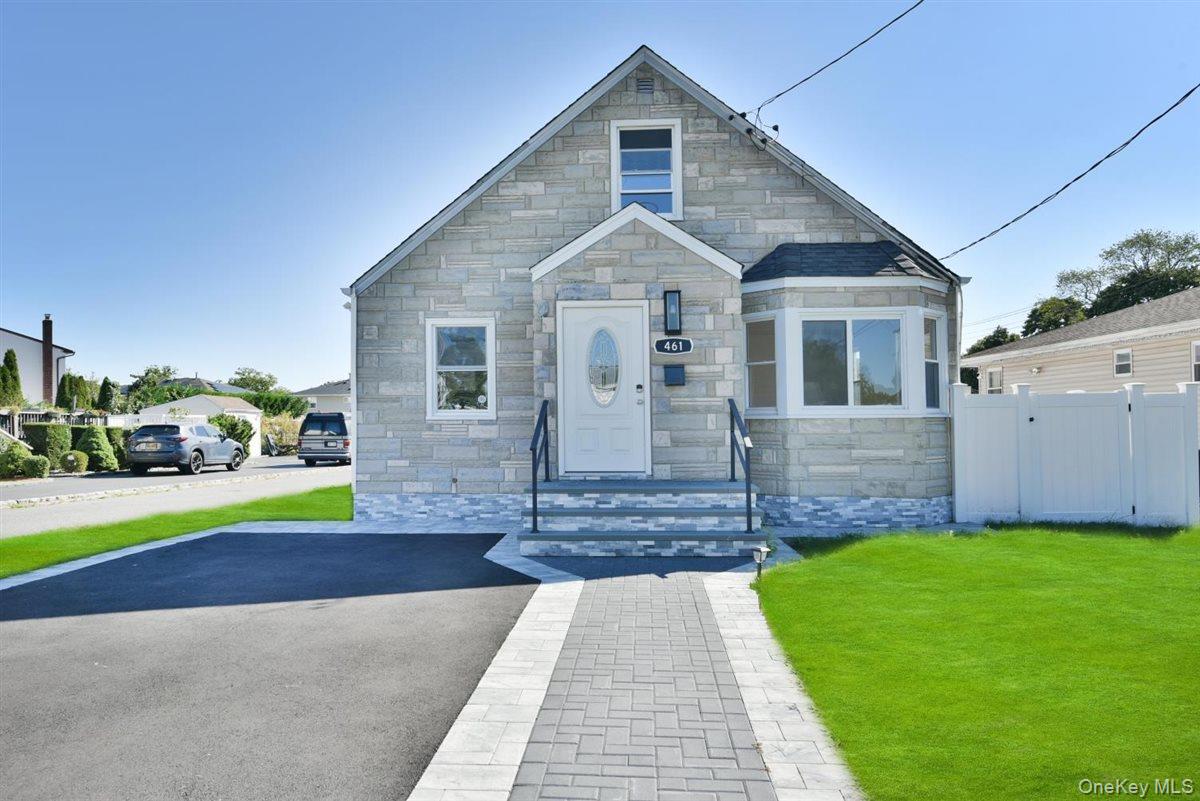 461 Pinebrook Avenue Property Photo 1