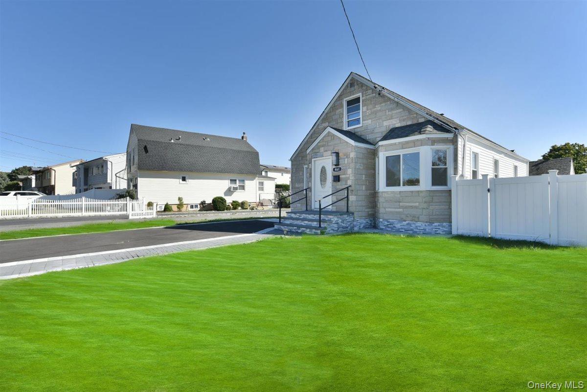 461 Pinebrook Avenue Property Photo 3