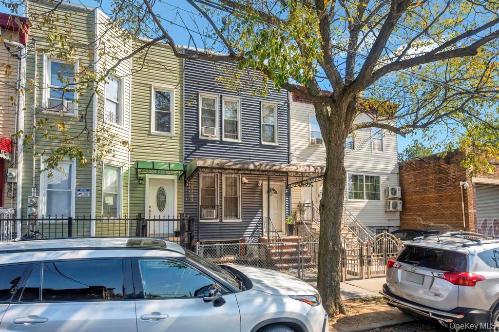 323 Barbey Street Property Photo 3