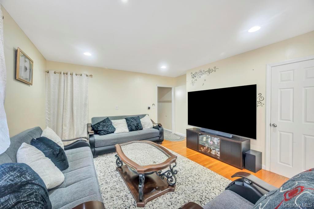 323 Barbey Street Property Photo 11