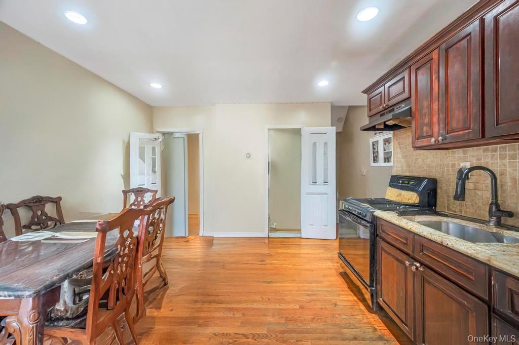 323 Barbey Street Property Photo 22